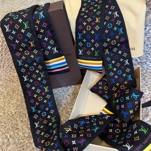 Louis Vuitton 2 Multicolor Bandeaus - Picture 8 of 8
